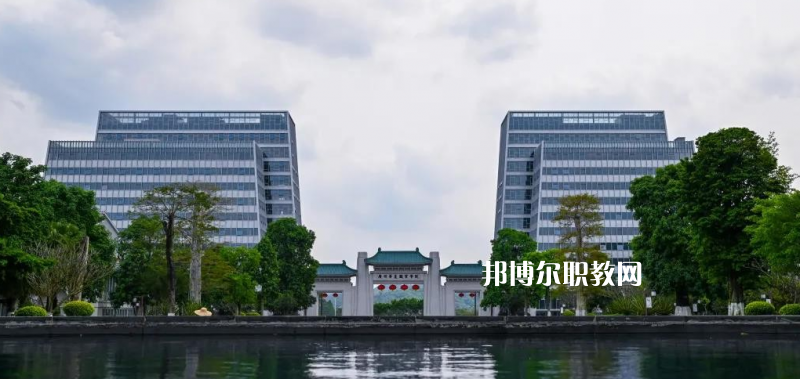 廣東華夏技工學(xué)校2022年報(bào)名條件、招生要求、招生對(duì)象