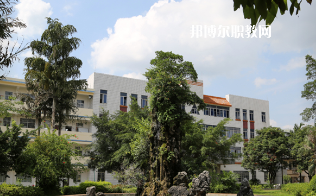 廣西玉林農(nóng)業(yè)學(xué)校2022年報(bào)名條件、招生要求、招生對(duì)象