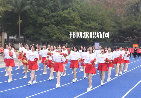內(nèi)江鐵路機(jī)械學(xué)校怎么樣、好不好