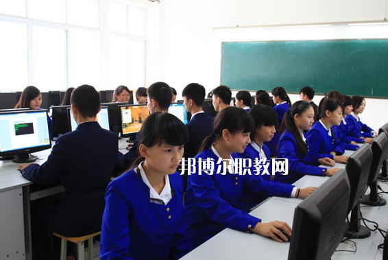 眉山華西航空旅游學(xué)校2022年報(bào)名條件、招生要求、招生對(duì)象