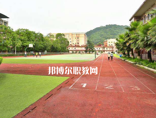 重慶微電子工業(yè)學(xué)校2022奶奶有哪些專(zhuān)業(yè)
