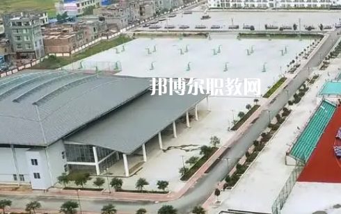紫云苗族布依族自治民族職業(yè)技術(shù)中學(xué)2022年報(bào)名條件、招生要求、招生對(duì)象
