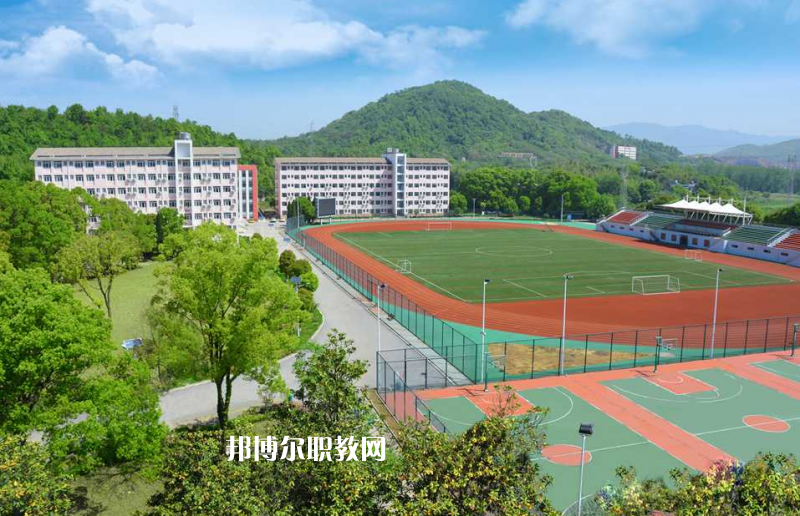 云南工藝美術(shù)學(xué)校2022年學(xué)費(fèi)、收費(fèi)多少
