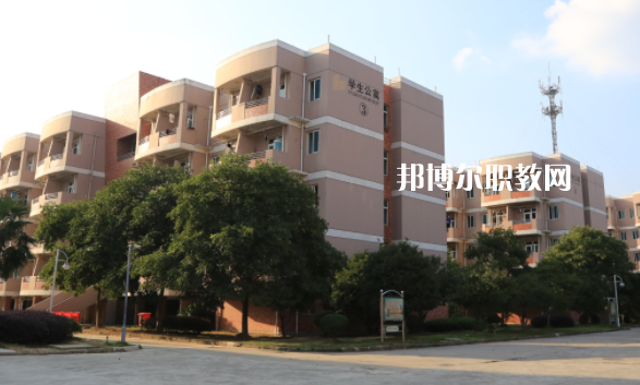 曲靖師宗職業(yè)技術(shù)學(xué)校2022年報(bào)名條件、招生要求、招生對(duì)象