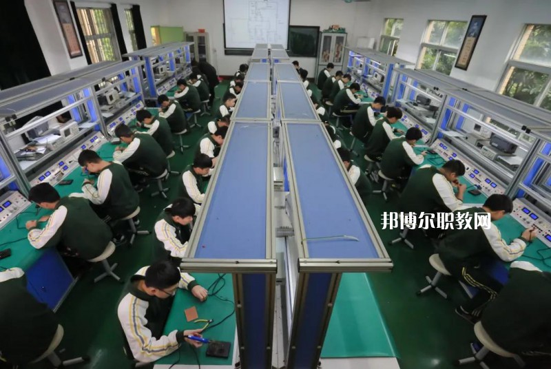 東莞商業(yè)學(xué)校2022年報(bào)名條件、招生要求、招生對(duì)象
