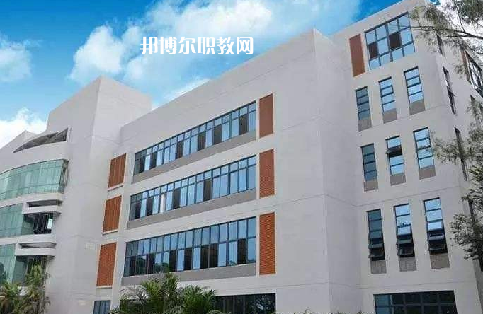 玉溪工業(yè)財貿(mào)學(xué)校2022年學(xué)費(fèi)、收費(fèi)多少