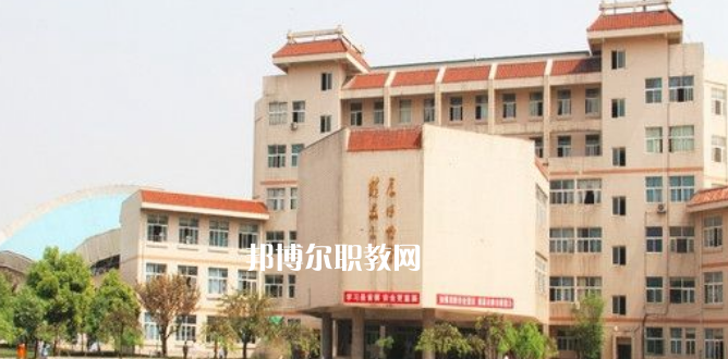 成都中醫(yī)藥大學(xué)附屬學(xué)校龍泉校區(qū)2022年報名條件、招生要求、招生對象