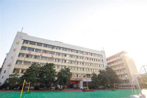 湖南省經濟貿易職業(yè)中專學校2022年招生辦聯(lián)系電話
