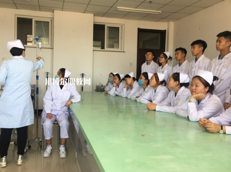 赤峰衛(wèi)生學校2022年有哪些專業(yè)