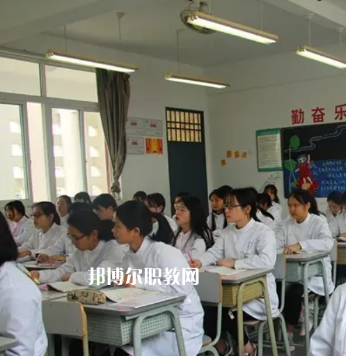 福清衛(wèi)生學校2022年有哪些專業(yè)
