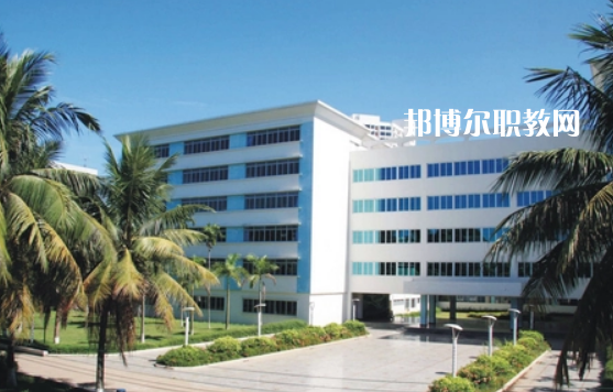 海南省衛(wèi)生學校2022年報名條件、招生要求、招生對象