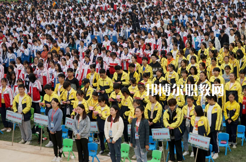 湖南醫(yī)藥職業(yè)中等專業(yè)學(xué)校2022年報(bào)名條件、招生要求、招生對(duì)象