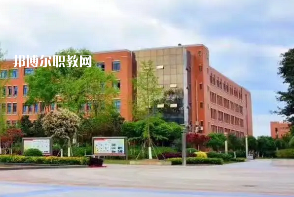 江蘇省徐州醫(yī)藥高等職業(yè)學(xué)校2022年招生辦聯(lián)系電話(huà)