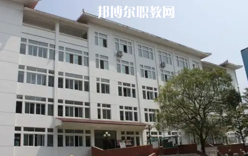 恩施衛(wèi)生學校2022年報名條件、招生要求、招生對象