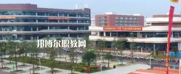 廣西醫(yī)科大學(xué)附設(shè)玉林衛(wèi)生學(xué)校2022年報(bào)名條件、招生要求、招生對(duì)象