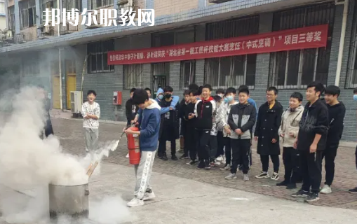 華中信息商務(wù)技工學(xué)校2022年報(bào)名條件、招生要求、招生對(duì)象