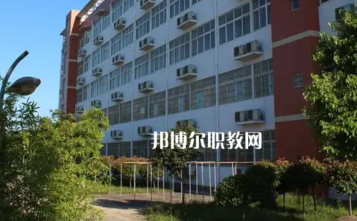 湖北現(xiàn)代技術(shù)學(xué)校2022年報(bào)名條件、招生要求、招生對象