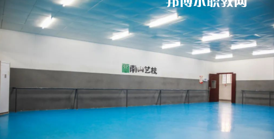 南寧市南山藝術(shù)職業(yè)技術(shù)學(xué)校2022年報(bào)名條件、招生要求、招生對(duì)象