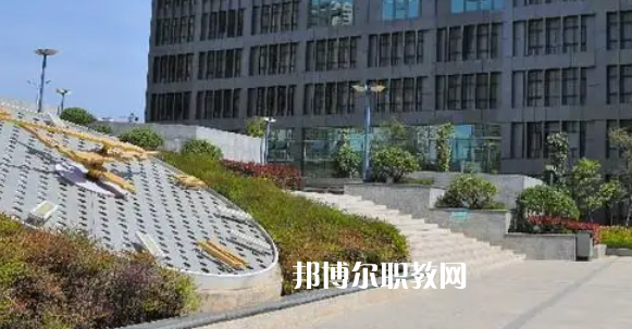 云南高職?？圃盒Ｅ琶?0強(qiáng)