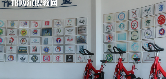 德陽弘正科技職業(yè)學(xué)校2023年報名條件、招生要求、招生對象