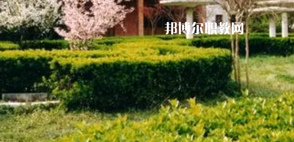 江蘇印刷技工學(xué)校地址在哪里，哪個(gè)地區(qū)，哪個(gè)城市?