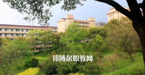 江蘇省宜興中等專業(yè)學校地址在哪里，哪個地區(qū)，哪個城市?