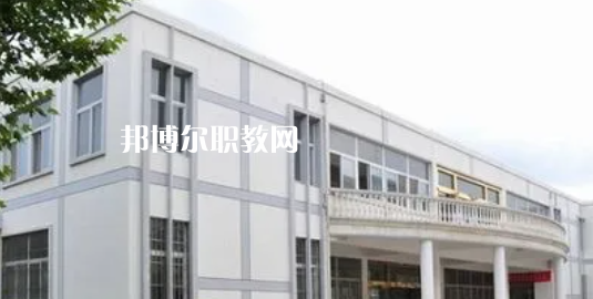 江蘇省金湖中等專業(yè)學(xué)校地址在哪里，哪個地區(qū)，哪個城市?