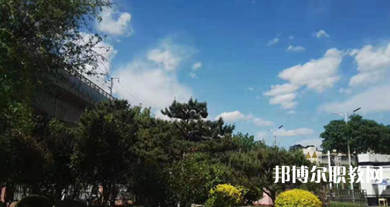 唐山市豐南區(qū)中等專業(yè)學校地址，乘車路線