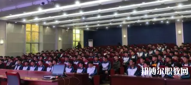 秦皇島市中等專業(yè)學(xué)校地址，乘車路線