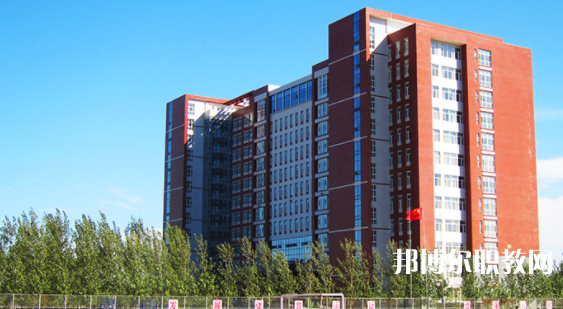 保定市科技中等專業(yè)學校地址，乘車路線