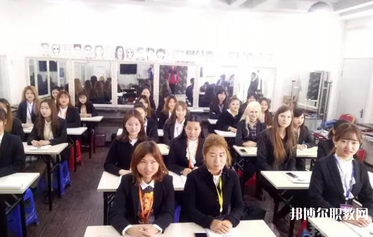 周口市世紀美容美發(fā)中等專業(yè)學校網(wǎng)站網(wǎng)址主頁