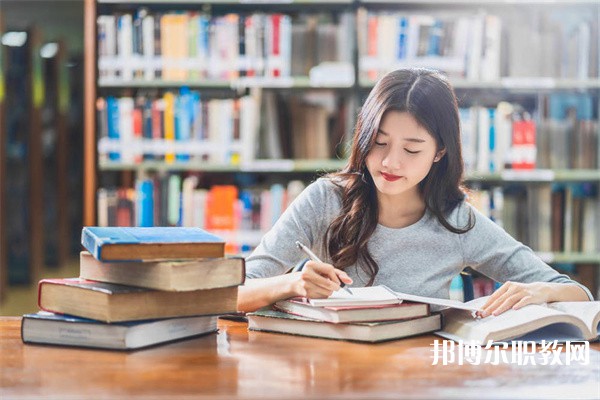 江西哪里的中職學校能讀高鐵服務專業(yè)