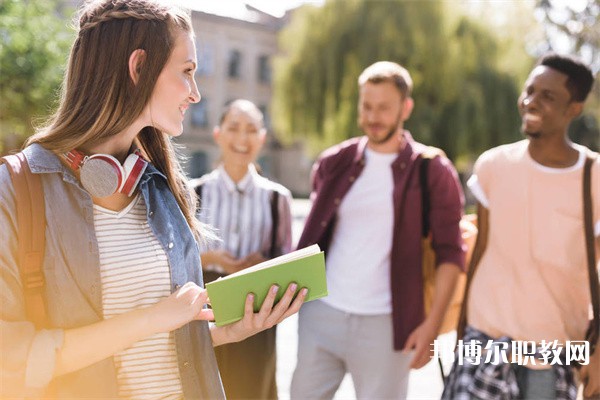 河南哪里的中職學(xué)校能讀計算機動漫與游戲制作專業(yè)