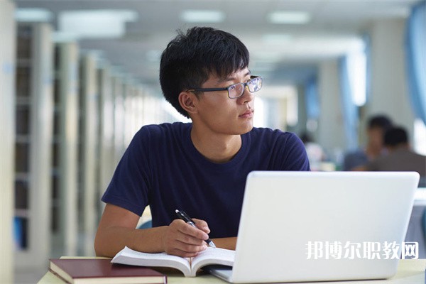 廣東哪里的職業(yè)中學(xué)能讀計算機及應(yīng)用專業(yè)