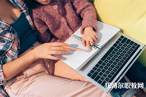 廣東哪里的中職學校能讀服裝設計與工藝(成衣設計)專業(yè)