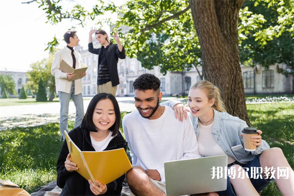 廣東哪里的中職學(xué)校能讀會(huì)計(jì)(金融理財(cái)方向)專業(yè)