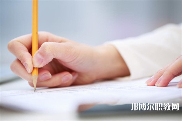 廣東哪里的中職學校能讀服裝藝術(shù)設(shè)計專業(yè)