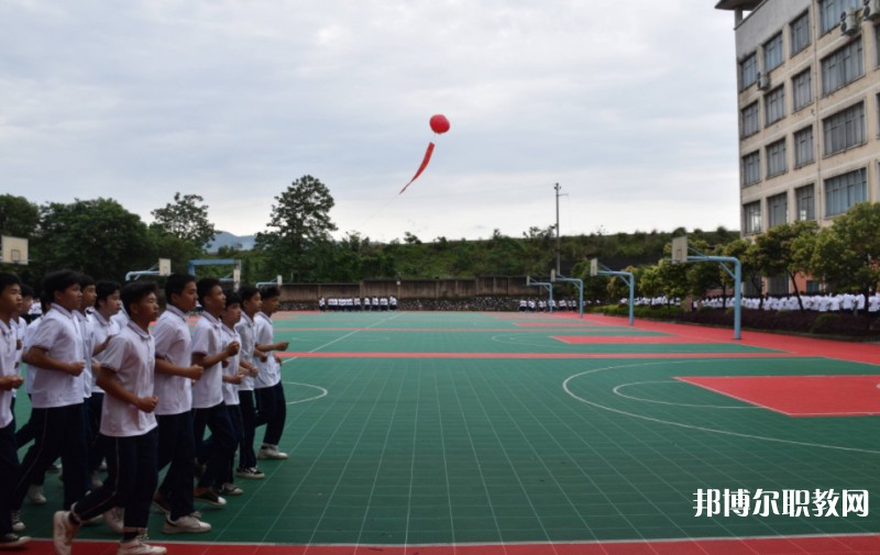 2024靈川縣職業(yè)中等專業(yè)學(xué)校招生計(jì)劃 招生人數(shù)是多少(附要求、條件、對(duì)象)