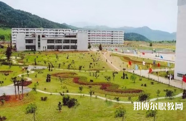 長江科技中等專業(yè)學校怎么樣、好不好