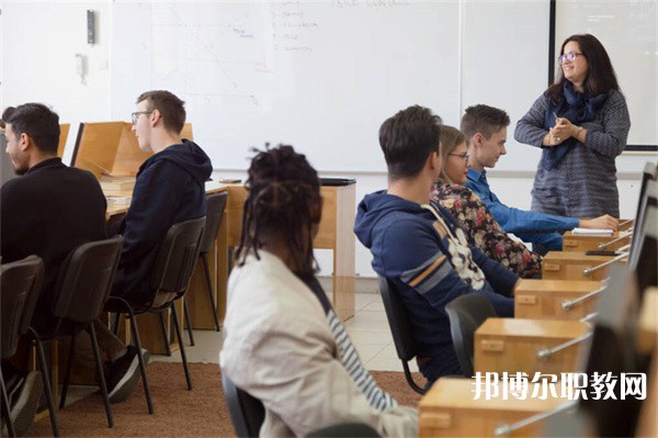 廣西哪里的技工學校能讀建筑測量專業(yè)