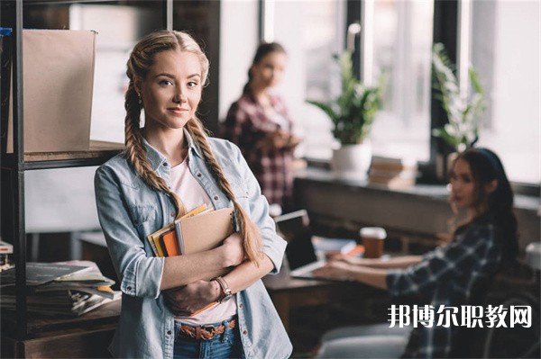 貴州哪里的職業(yè)學(xué)校能讀計算機(jī)網(wǎng)絡(luò)信息專業(yè)