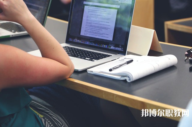 貴州哪里的中職學校能讀計算機應用技術與維護專業(yè)