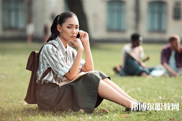 貴州哪里的中職學校能讀航空乘務(wù)服務(wù)專業(yè)