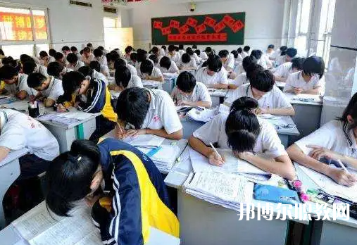 2025汕頭職業(yè)學(xué)校最新排名前三名單