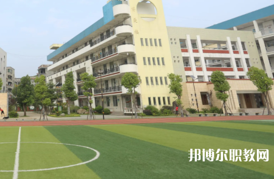 2025黔南中專學(xué)校最新排名前三名單