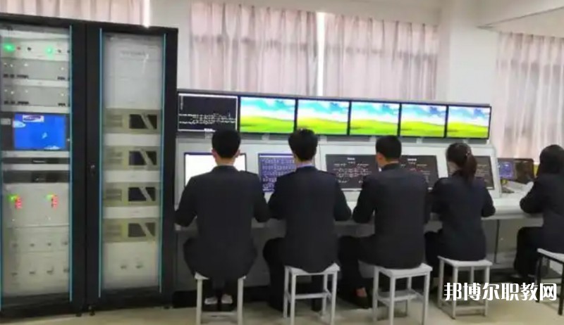 湖北2025年男生讀鐵路學(xué)校有前途嗎