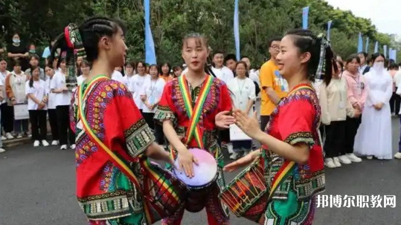 自貢2025年鐵路學(xué)校報(bào)名時(shí)間
